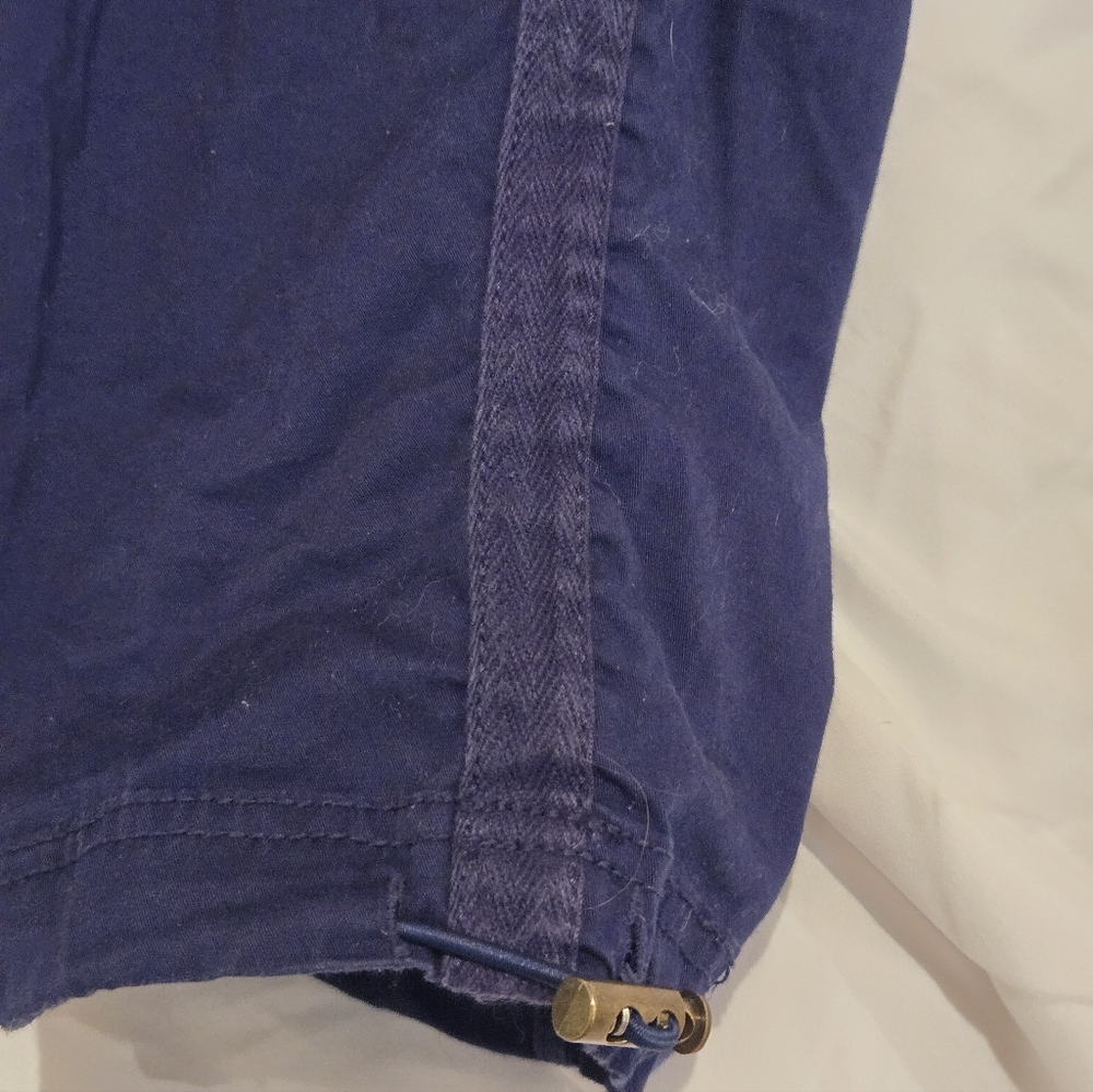 Time and Tru Navy Capri With Toogle - Picture 6 of 8
